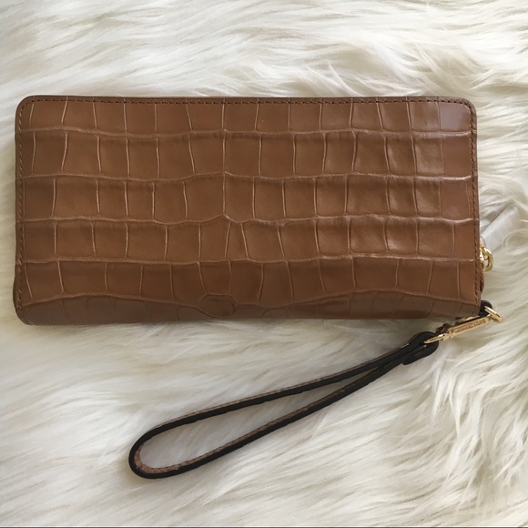 $178 Retail New! Michael Kors Wallet - Picture 3 of 4